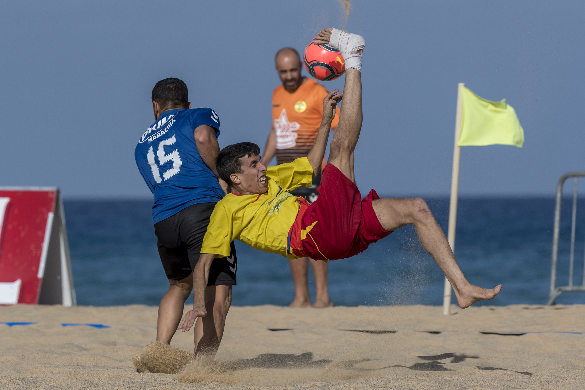 Futebol de Praia: jornada inaugural realizada